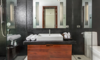 Laemsingh Villa 3 Bathroom | Surin, Phuket