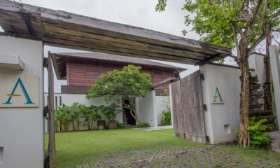 Ambalama Villa Entrance | Seseh, Bali