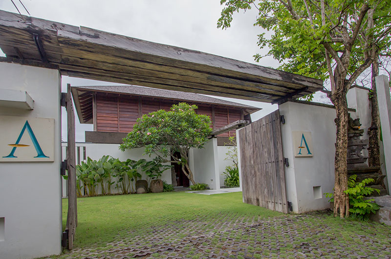 Ambalama Villa Entrance | Seseh, Bali