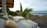 Aqua Nusa Villa Chantique Sun Beds | Nusa Lembongan, Bali