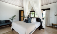 Batu Karang Lembongan Resort Spacious Bedroom with Seating | Nusa Lembongan, Bali