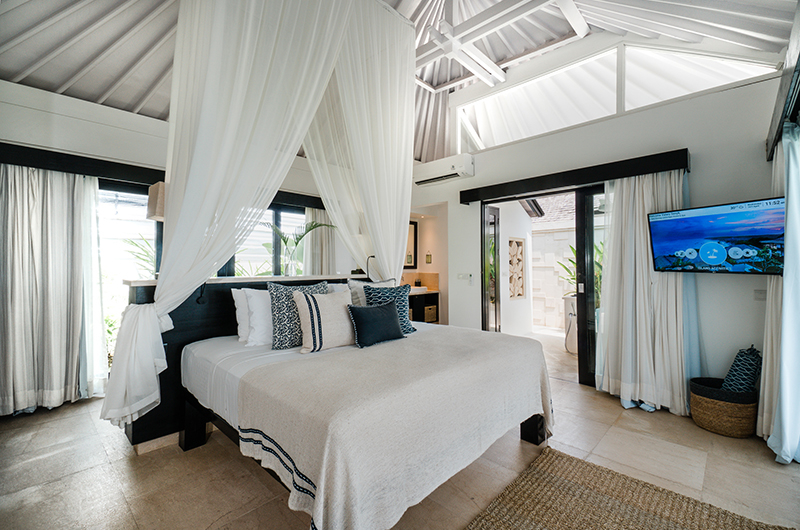 Batu Karang Lembongan Resort Spacious Bedroom with TV | Nusa Lembongan, Bali