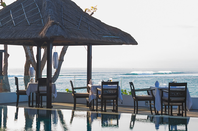 Batu Karang Lembongan Resort Pool Bale | Nusa Lembongan, Bali