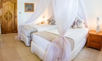 Bersantai Villas Villa Kundalini Twin Bedroom | Nusa Lembongan, Bali