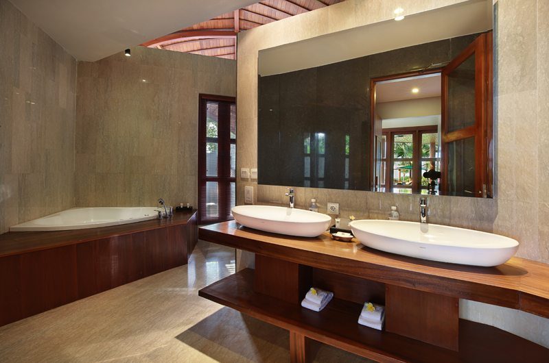 Casa Bonita Villa Master Bathroom | Jimbaran, Bali