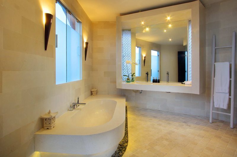 K Villas En-suite Bathroom | Petitenget, Bali