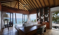 Opera Villa Master Bedroom | Nusa Lembongan, Bali