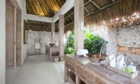 Villa Biru Lembongan Bathroom | Nusa Lembongan, Bali