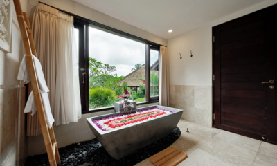 Villa Kembang Flamboyan Room Bathroom with Romantic Bathtub Set Up | Ubud, Bali
