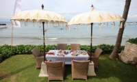 Villa Pantai Lembongan Outdoor Dining | Nusa Lembongan, Bali