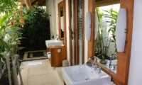 Villa Pantai Lembongan En-suite Bathroom | Nusa Lembongan, Bali