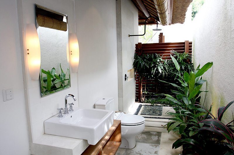 Villa Pantai Lembongan Bathroom | Nusa Lembongan, Bali