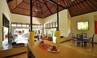 Villa Sasoon Dining Area | Candidasa, Bali
