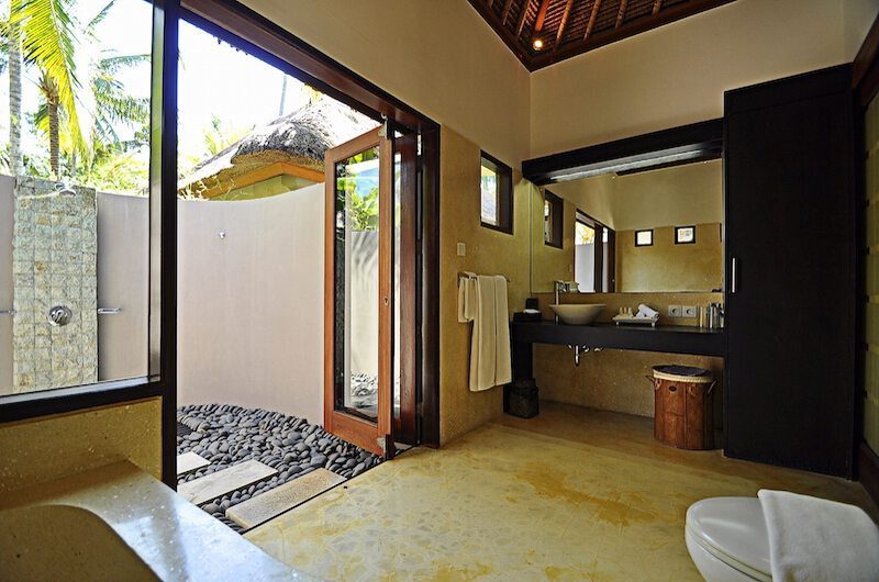 Villa Sasoon Bathroom | Candidasa, Bali