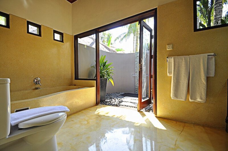 Villa Sasoon En-suite Bathroom | Candidasa, Bali