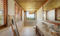 Villa Tanjung Bathroom | Nusa Lembongan, Bali