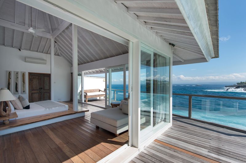 Villa Tranquilla King Size Bed with Sea View | Nusa Lembongan, Bali