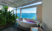 Villa Tranquilla Bathtub | Nusa Lembongan, Bali