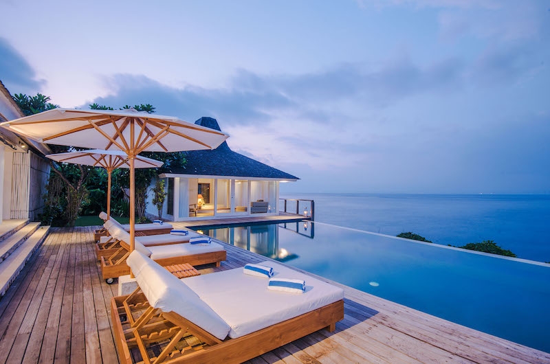 Villa Tranquilla Sun Decks with Night View | Nusa Lembongan, Bali