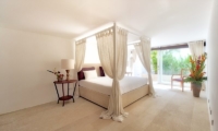 Villa Venus Bali Master Bedroom | Pererenan, Bali