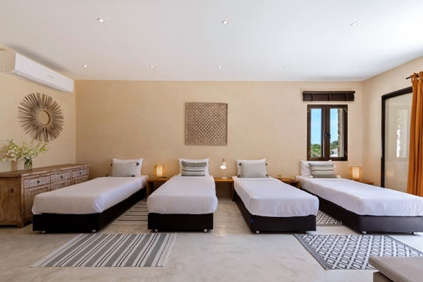 Koh Koon Bedroom Nine with Four Single Beds | Chaweng, Koh Samui