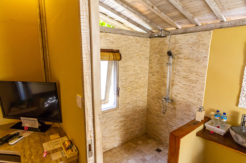 Les Villas Ottalia Gili Meno Shower | Gili Meno, Lombok