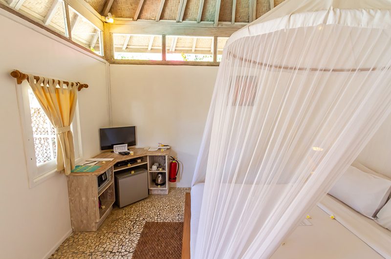 Les Villas Ottalia Gili Meno Bedroom with TV | Gili Meno, Lombok