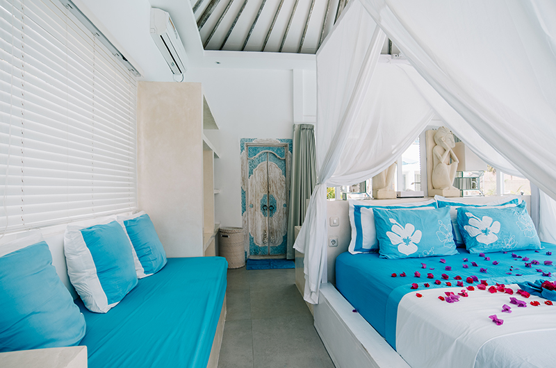 Villa Gili Bali Beach Bedroom with Seating | Gili Trawangan, Lombok