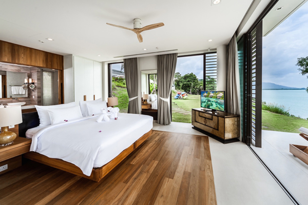 Villa Amarapura Guest Bungalow Bedroom with TV | Cape Yamu, Phuket