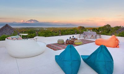 353 Degrees North Outdoor Lounge | Nusa Lembongan, Bali