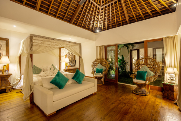 Villa Naty Bedroom with Sofa | Umalas, Bali