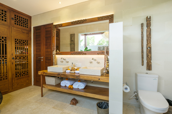 Villa Naty His and Hers Bathroom with Mirror | Umalas, Bali