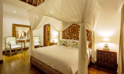 Villa Naty Bedroom with Side Lamps | Umalas, Bali