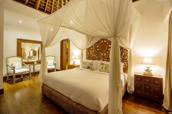 Villa Naty Bedroom with Side Lamps | Umalas, Bali