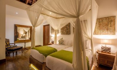 Villa Naty Twin Bedroom with Side Lamps | Umalas, Bali