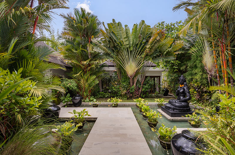 Villa Naty Pathway to the Entrance | Umalas, Bali