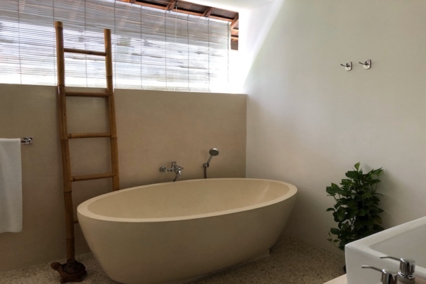 Villa Tjitrap Guest Bathtub | Seminyak, Bali