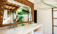 Villa Gembira Batubelig Bathroom | Batubelig, Bali