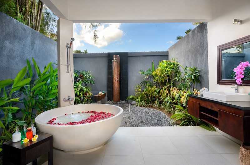 Villa Kubu Bidadari Master Bathroom | Canggu, Bali