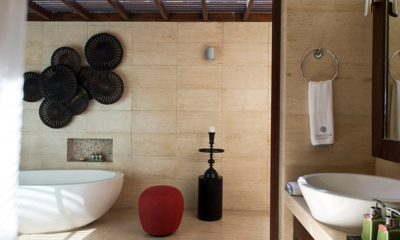 Praana Residence Bathroom with Bathtub | Bophut, Koh Samui