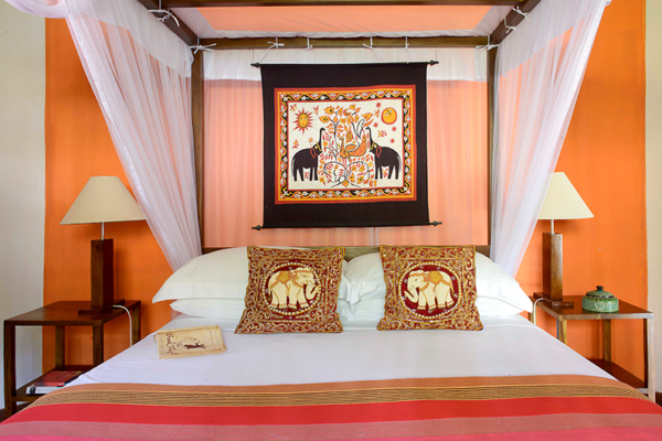 Pointe Sud Bed with Elephant Picture Pillow | Mirissa, Sri Lanka