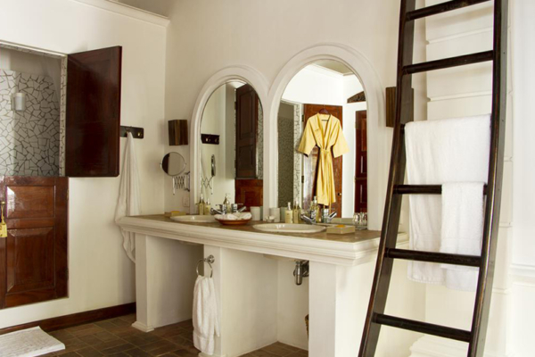 Pointe Sud His and Hers Vanity | Mirissa, Sri Lanka Pointe Sud His and Hers Vanity | Mirissa, Sri Lanka