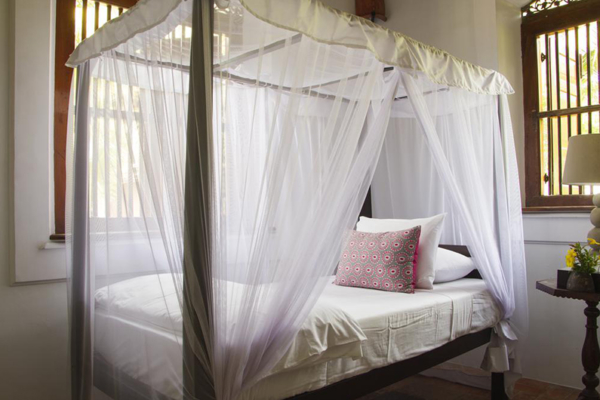 Pointe Sud Single Bed with Four Poster Bed | Mirissa, Sri Lanka