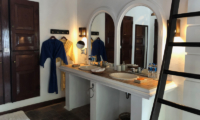 Pointe Sud His and Hers Bathroom with Mirrors | Mirissa, Sri Lanka