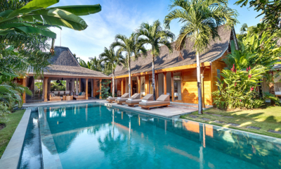 Villa Little Mannao Pool Side Loungers | Kerobokan, Bali