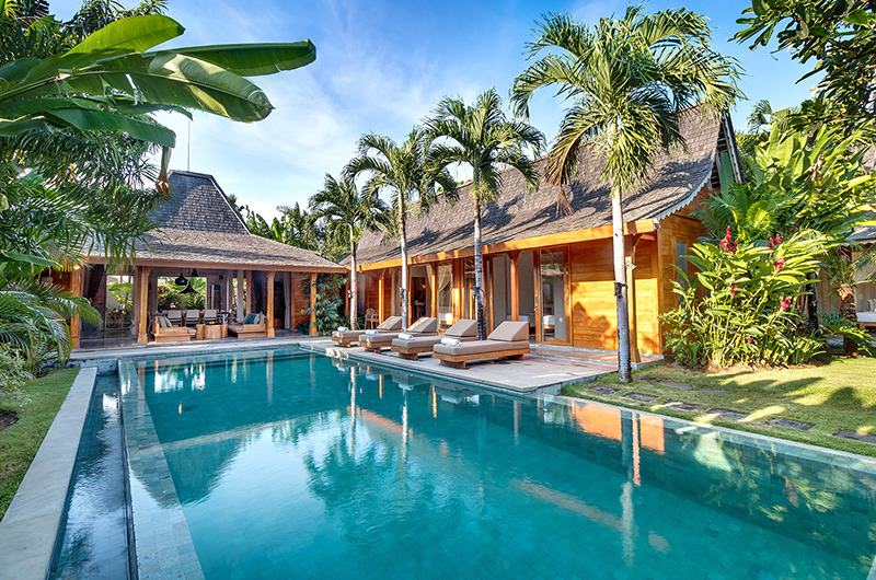 Villa Little Mannao Pool Side Loungers | Kerobokan, Bali