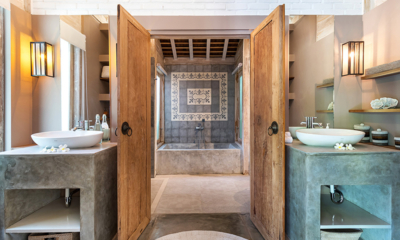 Villa Little Mannao His and Hers Bathroom One with Bathtub | Kerobokan, Bali