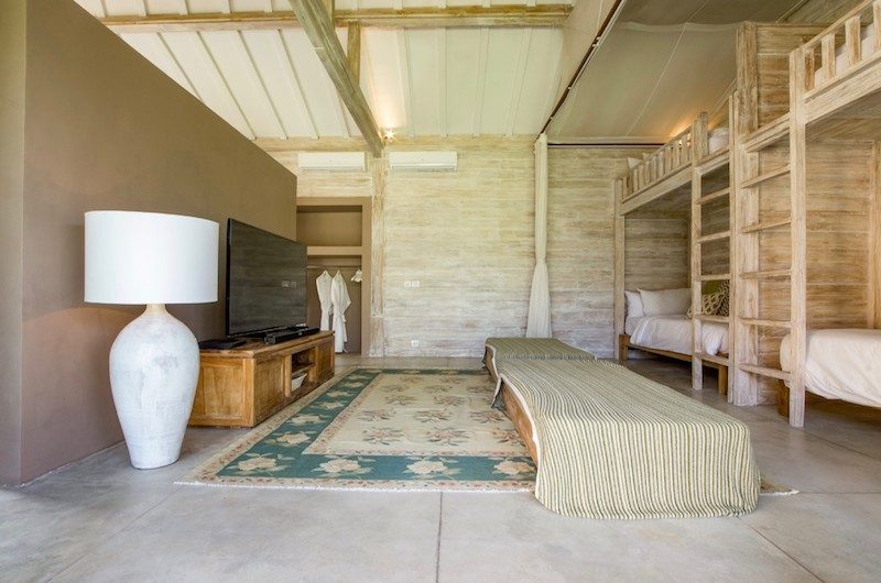 Villa Mannao Bunk Beds with TV | Kerobokan, Bali