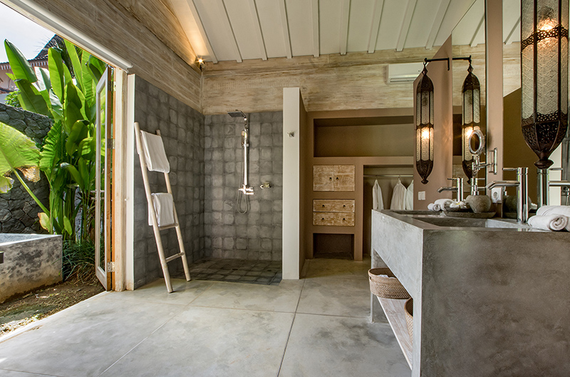 Villa Mannao Bathroom Eight with Shower | Kerobokan, Bali