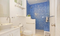 Buraran Suites En-suite Bathroom | Pattaya, Thailand